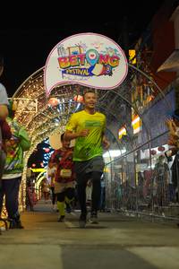 BIB: 501172
                            <button type="button" onclick="openModal(21832043)" class="btn btn-primary btn-sm float-right btn-popup" data-toggle="modal" data-target=".modal-high-quality">
                        <i class="fas fa-shopping-cart"></i> Add to Cart
                    </button>
                                            <button type="button" onclick="isThisMe(21832043, true)" class="btn btn-success btn-sm float-right btn-popup btn-isme hidden" data-toggle="tooltip" data-placement="bottom" title="นี่คือรูปของคุณใช่ไหม คลิกที่นี่เพื่อเอาเข้าอัลบั้ม">
                        <i class="fas fa-plus"></i> Add to album
                    </button>
                    <button type="button" onclick="isThisMe(21832043, false)" class="btn btn-warning btn-sm float-right btn-popup btn-isnotme hidden">
                        <i class="fas fa-ban"></i> Remove from album
                    </button>